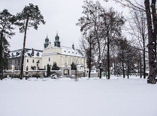 Zima za klasztornymi murami